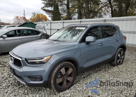 2021 Volvo Xc40 T5 Momentum z USA, uszkodzony, nr VIN YV4162UK7M2395151